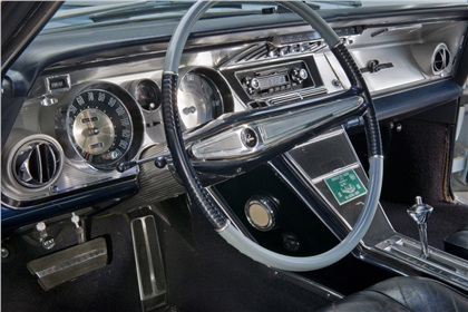 Buick Riviera, 1963 - Steering wheel, dashboard