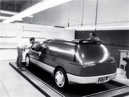 From this angle, one can see just how the proportions differed from the production version. The bubbled contour of the windshield and roof are clearly evident.