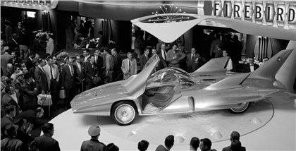 The Firebird III steals the stage at the 1959 Motorama