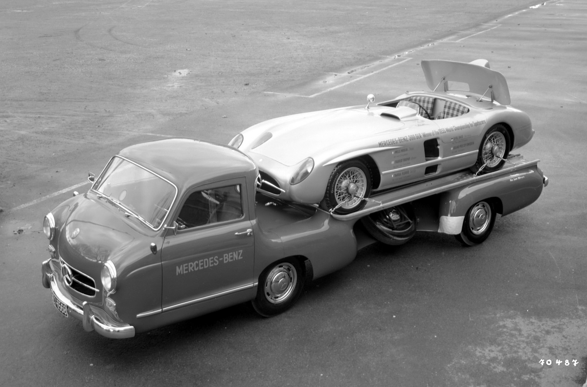 Mercedes Benz “Blue Wonder” racing-car transporter (1954)