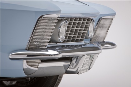 Buick Riviera, 1963 - Front detail