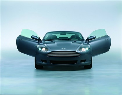Aston Martin DB9 , 2004