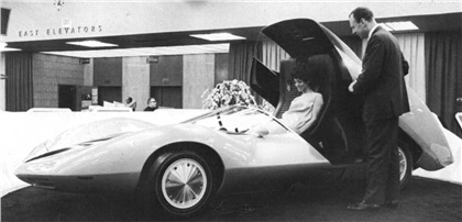 Chevrolet Astro I, 1967 - The slipper seating design was patented by J. Himka and Shinoda.