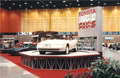 First seen at the 1987 Tokyo Motor Show, Toyota displayed the FXV II (Future eXperimental Vehicle) at the 1988 Chicago Auto Show.