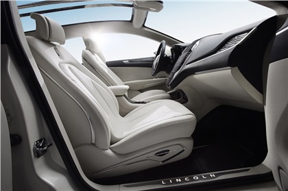 Lincoln MKC, 2013