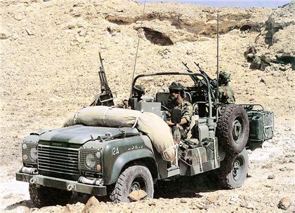 Land Rover Defender: Старый вояка