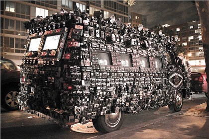 Camera Van: Внимание, сейчас вылетят птички!