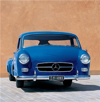 Mercedes Renntransporter - Replica