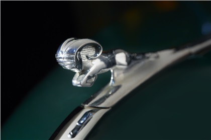 1939 Dodge Hayes Body Coupe - Ram Hood Ornament