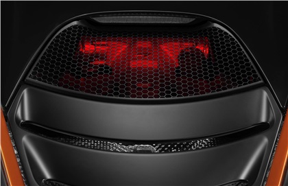 McLaren 720S (2017) - Engine