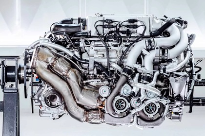Bugatti Chiron Profileé (2022) – Engine