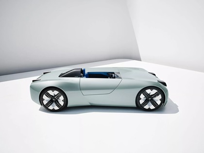 Triumph TR25 by Makkina (2023)