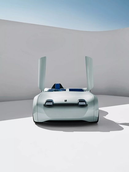 Triumph TR25 by Makkina (2023)