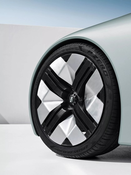 Triumph TR25 by Makkina (2023)