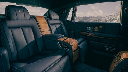 Rolls-Royce Phantom ‘Goldfinger’ (2024) – Interior