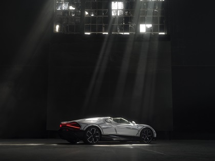 Bugatti W16 Mistral Blanc Éternel (2026)