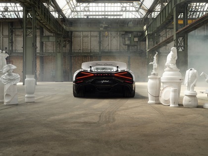 Bugatti W16 Mistral Blanc Éternel (2026)