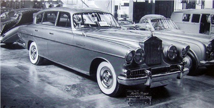 1954 Rolls-Royce Silver Wraith Special Saloon (Vignale)