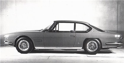 Maserati Mexico Prototype (Vignale) - In 1965, one of the damaged Allemano 5000 GT (chassis #103.022)  was 're-bodied' by Vignale to become the first Maserati Mexico prototype.