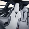 McLaren Speedtail (2018) - Помимо углепастика, в отделке используется уникальная кожа, во время производства которой под поверхность вдувается воздух, что делает материал мягче и легче на 30 процентов. При этом покупатель гиперкара может выбрать рисунок и цвет декоративной прострочки, добавить тиснение.