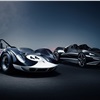 Концепция оригинального McLaren M1A была разработана лично Брюсом Макланером. Спорткар оснастили V8 4.5 Oldsmobile (345 сил) и революционной для 1960-х подвеской. У Elva она была полностью независимая, с рычагами неравной длины, стабилизатором и регулируемыми пружинами и стойками.