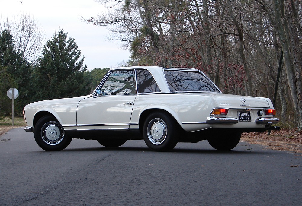 Mercedes-Benz 230SL Pagoda, 1965