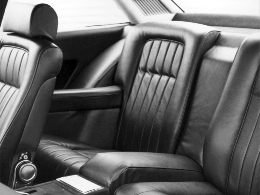 Ferrari 365 GT4 2+2 (Pininfarina), 1972-76 - Interior