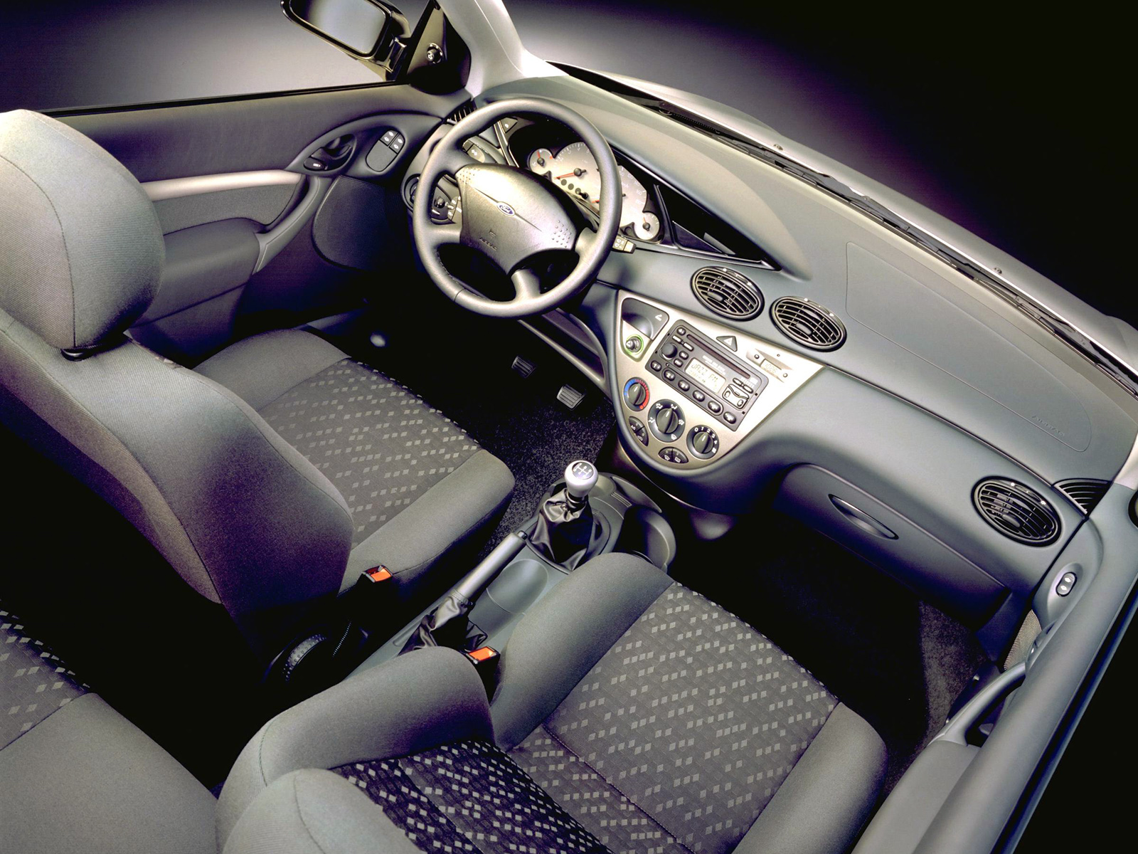 Ford Focus 3-Door Hatchback, 1998 - Interior