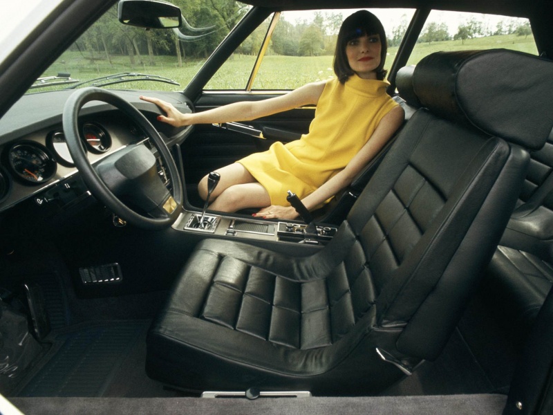 Кресло, достойное французского президента. Несмотря на годы застоя Citroën не разучился покорять женские сердца