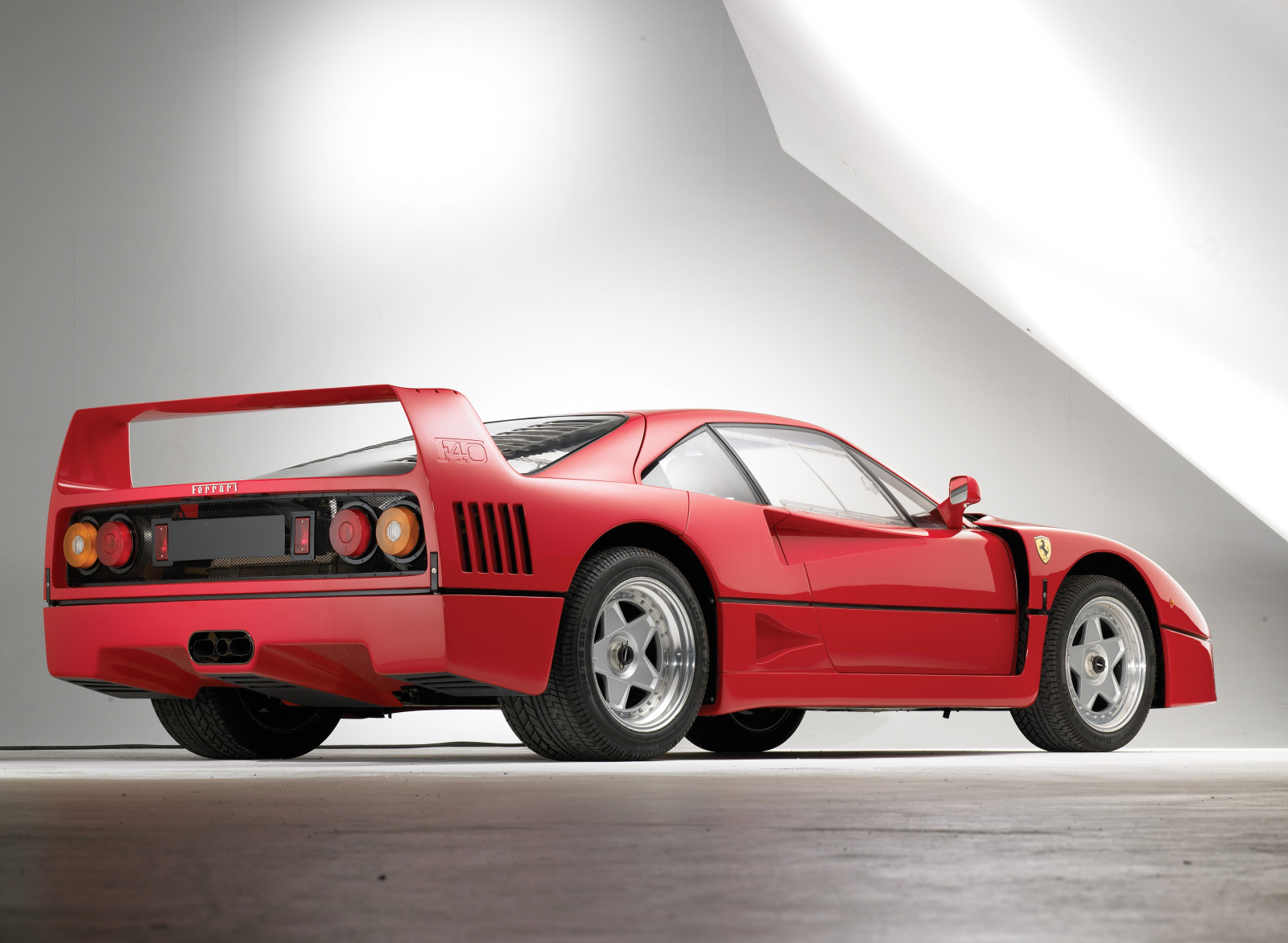 Ferrari F40 (Pininfarina), 1987 – Prototype