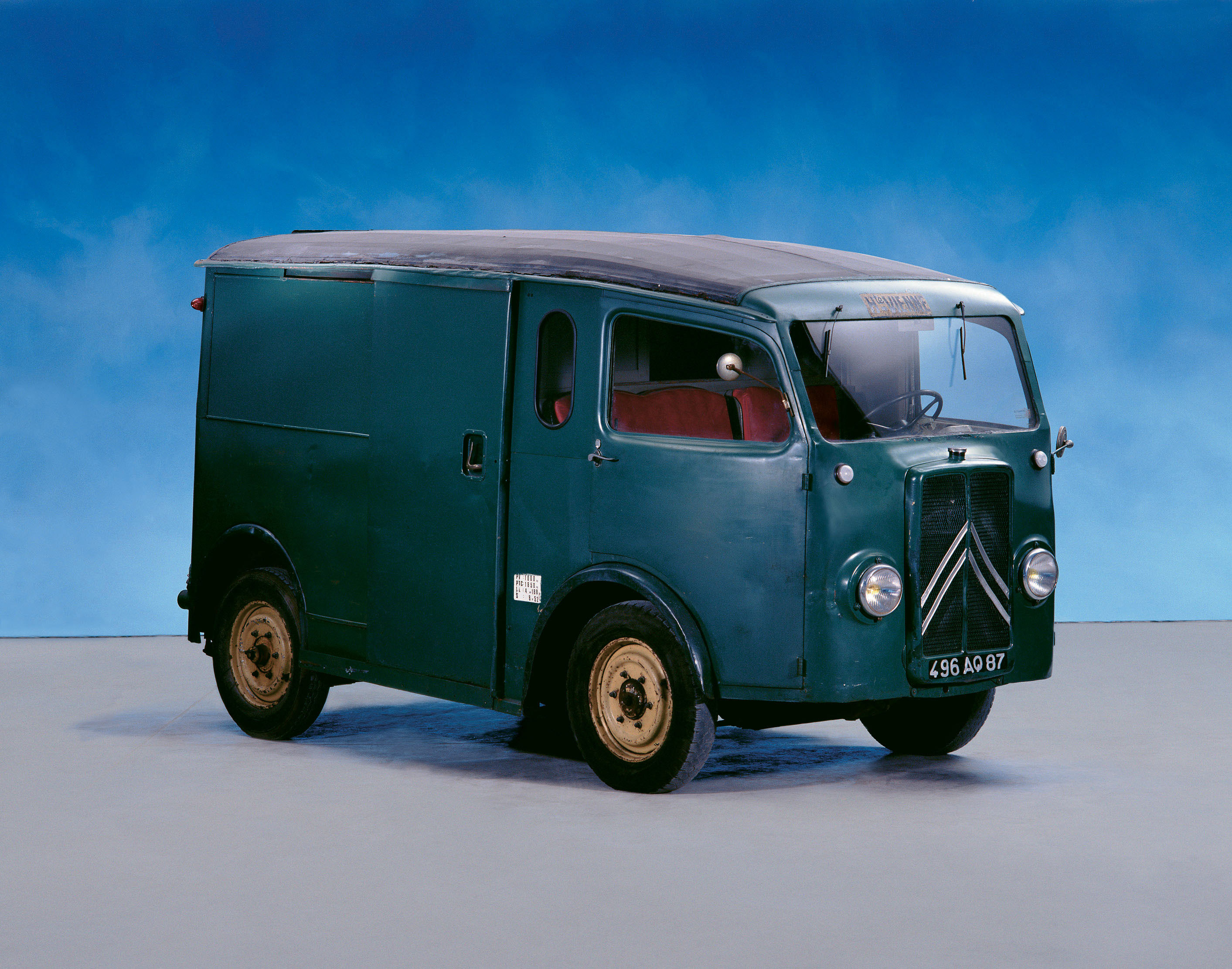 In 1937, Citroën showed the TUB (Transport Utilitaire series B) van which presaged the architecture of the modern van with its forward control cab and front wheel drive lay out.