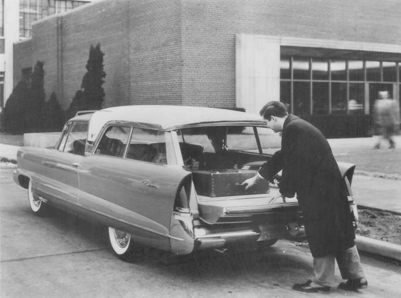Chrysler-Plymouth Plainsman Experimental Station Wagon, 1956