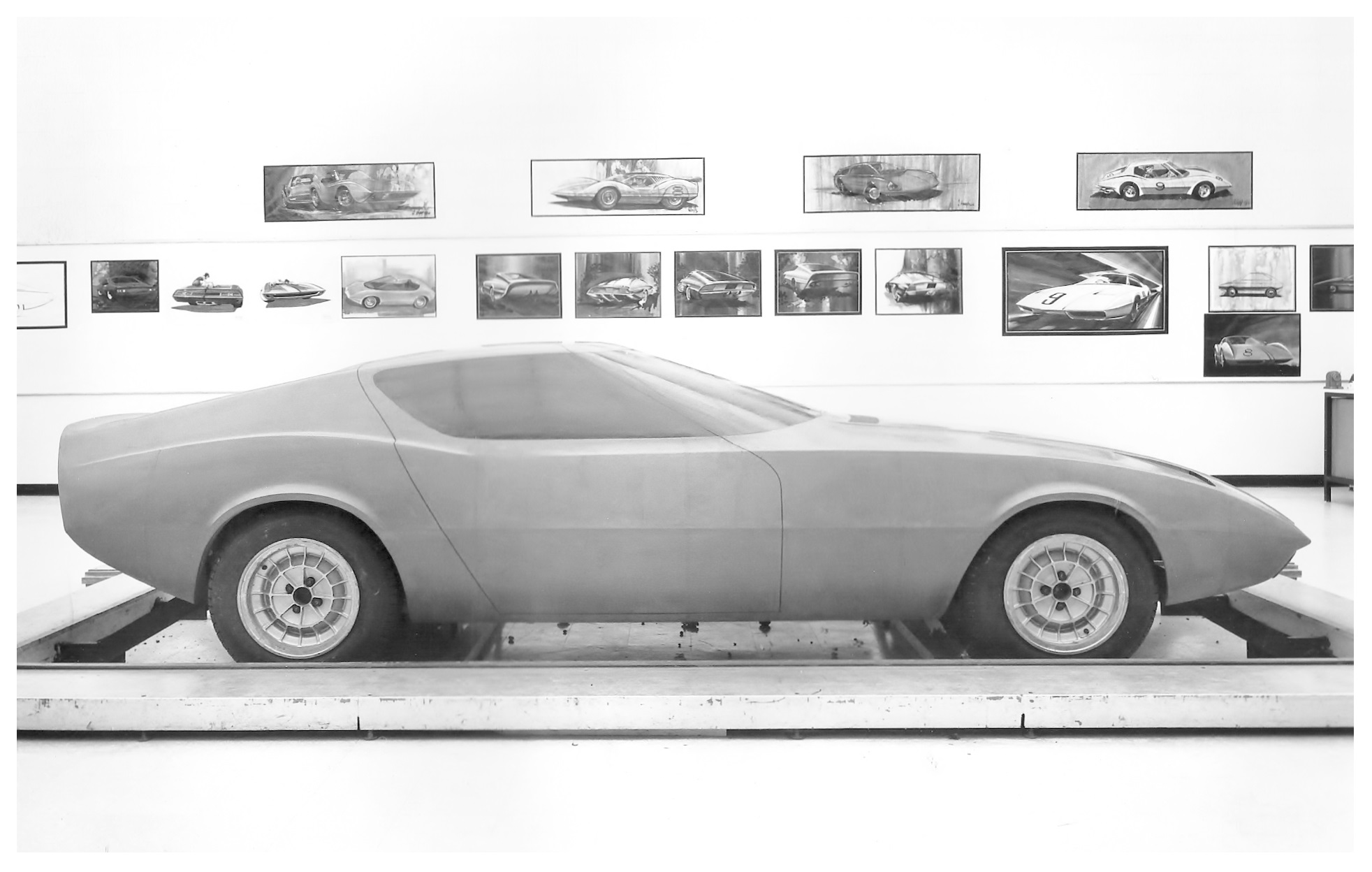 Правая сторона - Иные дверь, заднее крыло, присутствует выштамповка над задней колесной аркой