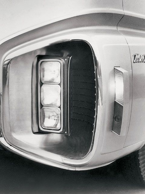 Chevrolet Turbo Titan III, 1965 – Headlights