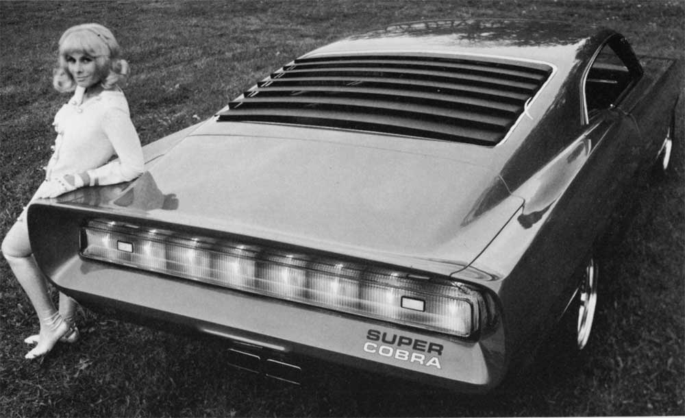 Ford Super Cobra, 1969 - Car was prepared for the 1969 New York show. The front grille and rear louver were harmonized. The looping rear end formed by integrating spoiler, bumper, and the long rear lamps in the center are features to note.