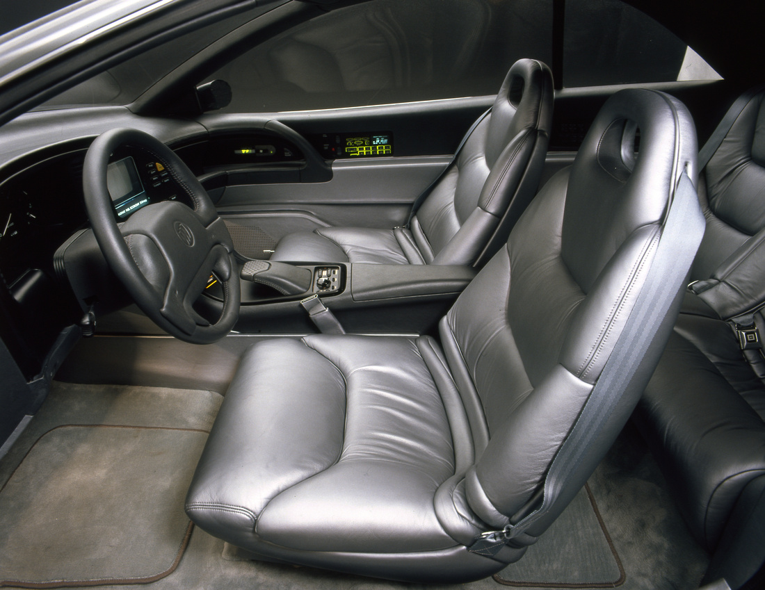 Buick Lucerne, 1988 - Interior