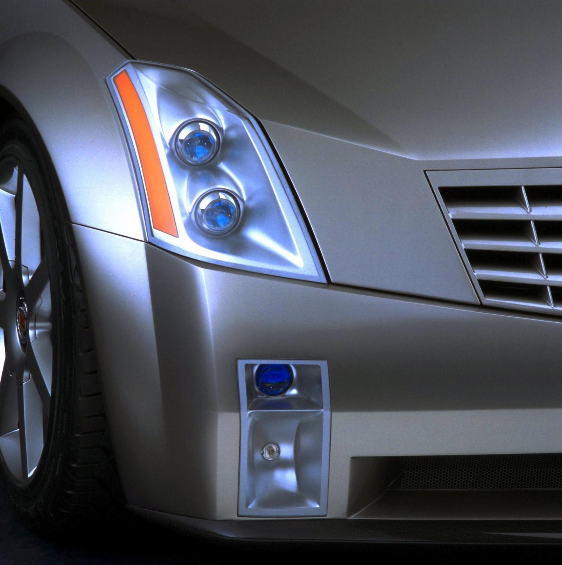 Cadillac Evoq Concept, 1999 - Headlight