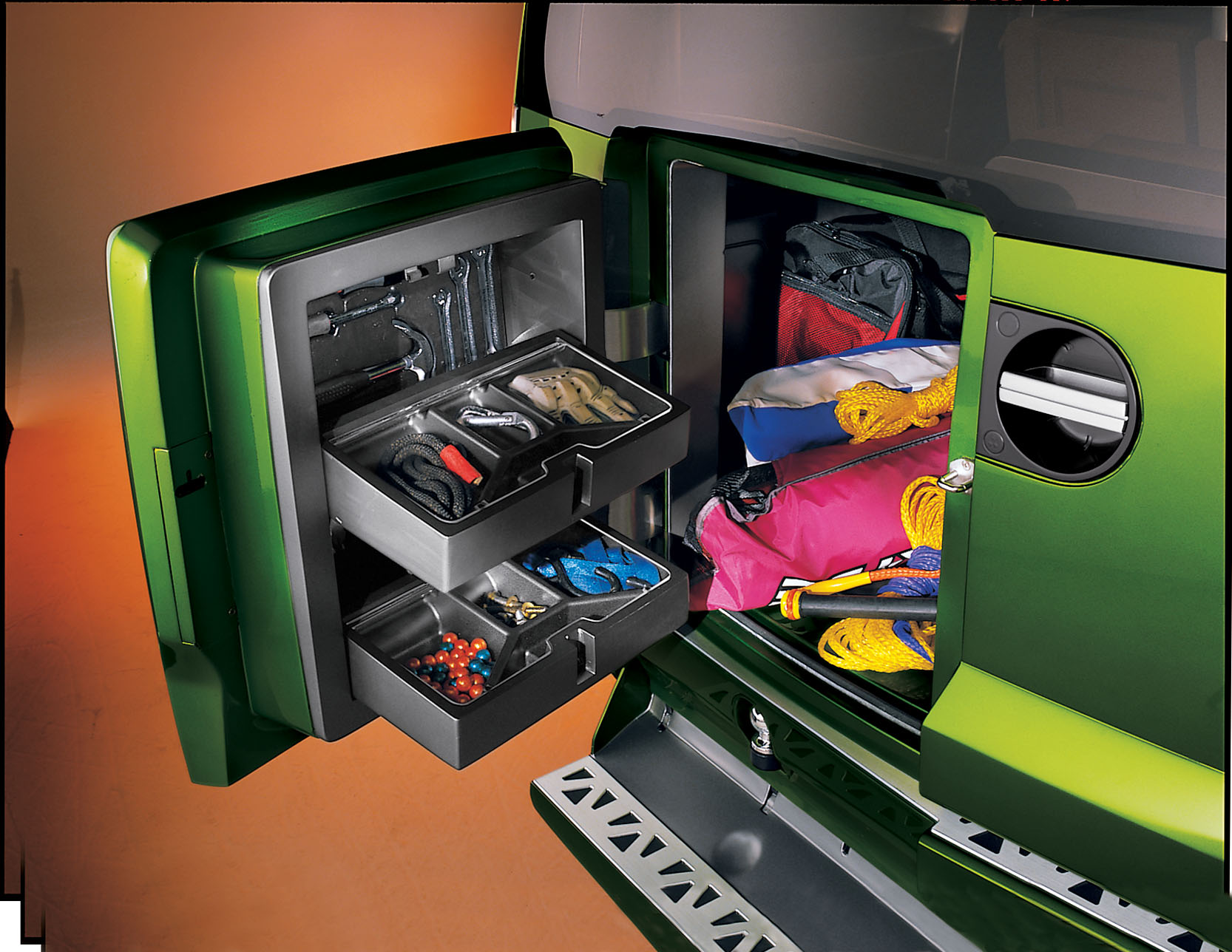 Isuzu GBX Concept, 2001 - Storage