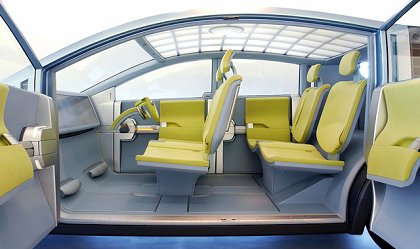 Nissan ideo, 2001