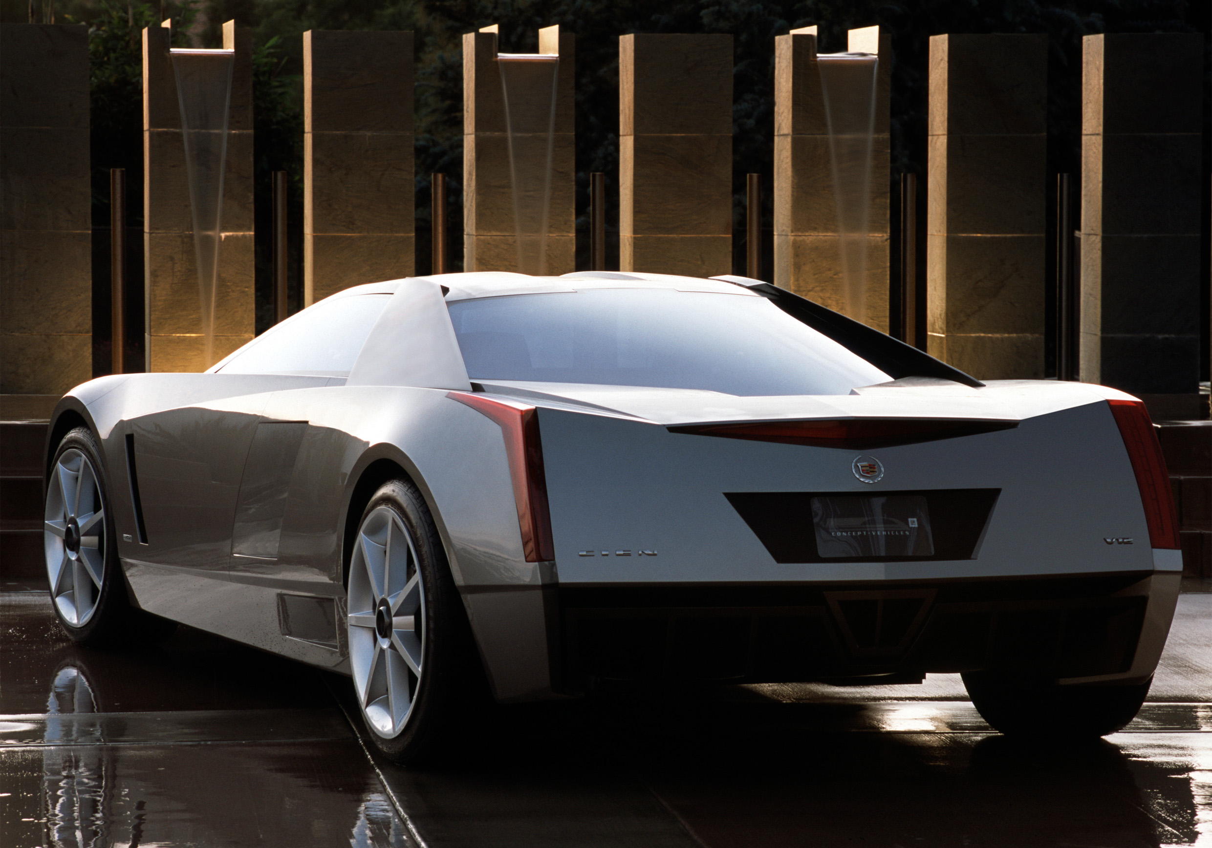 Cadillac Cien Concept, 2002