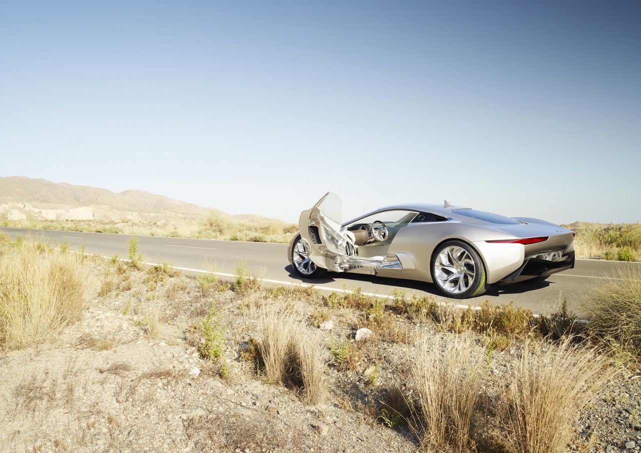 Jaguar C-X75, 2010