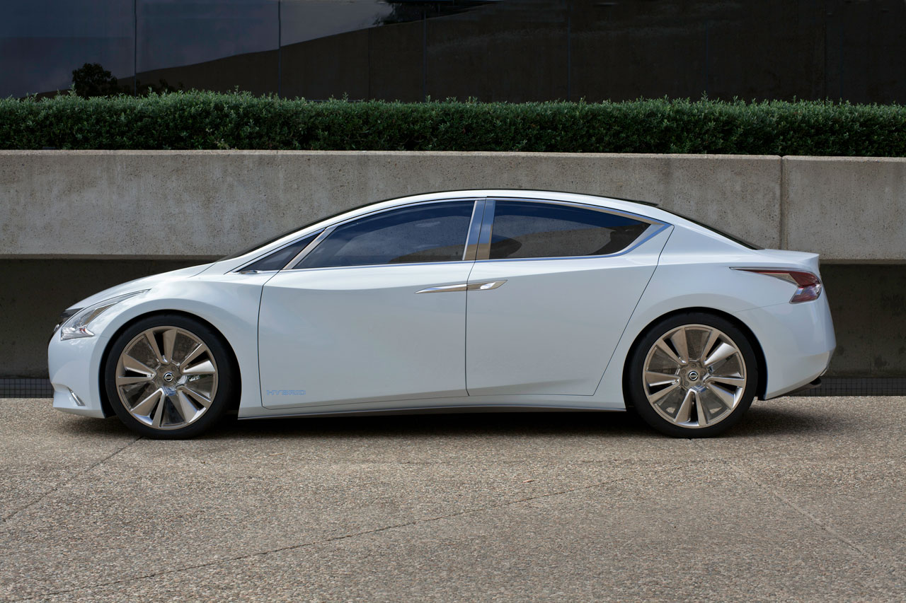 Nissan Ellure, 2010