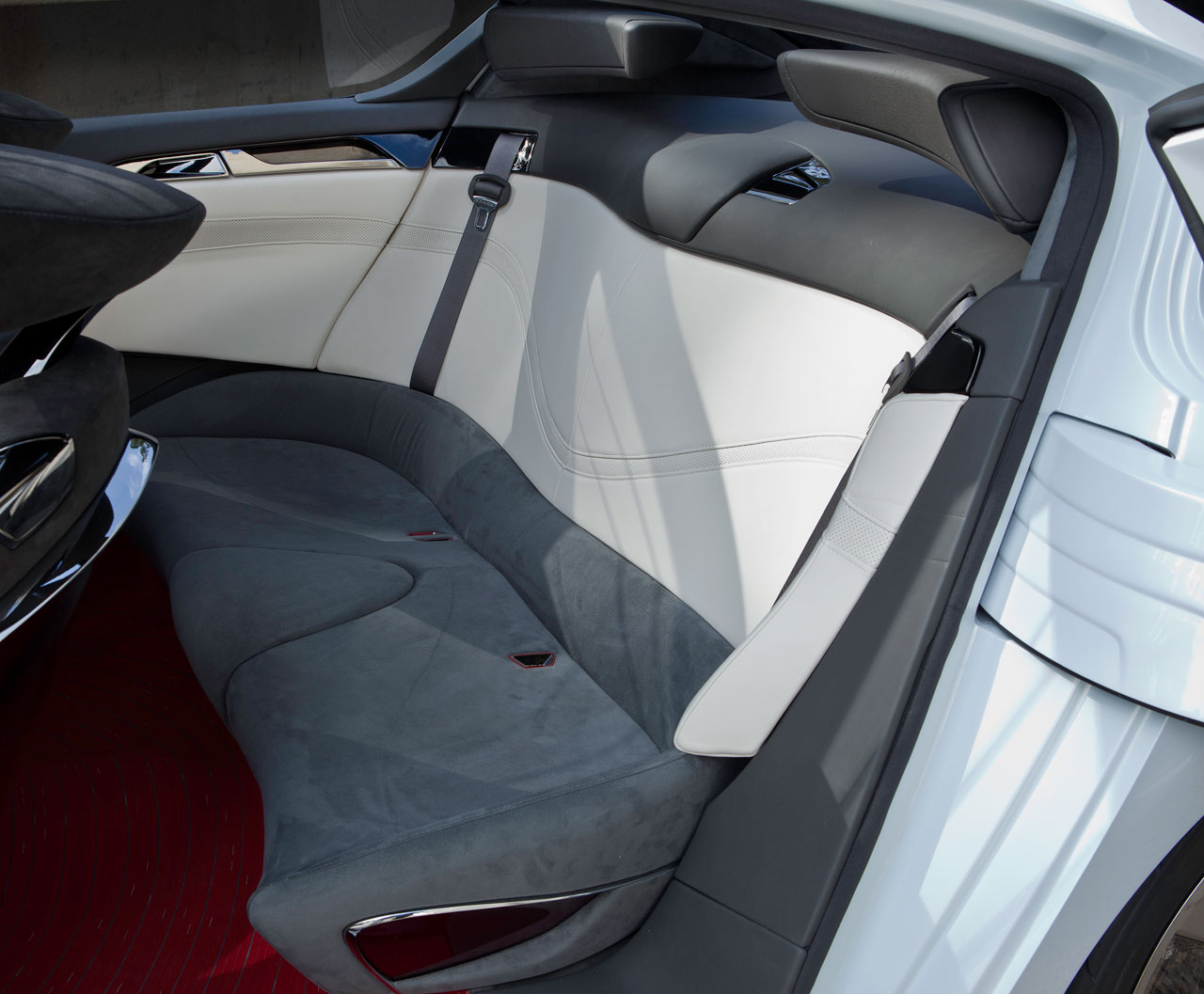 Nissan Ellure, 2010