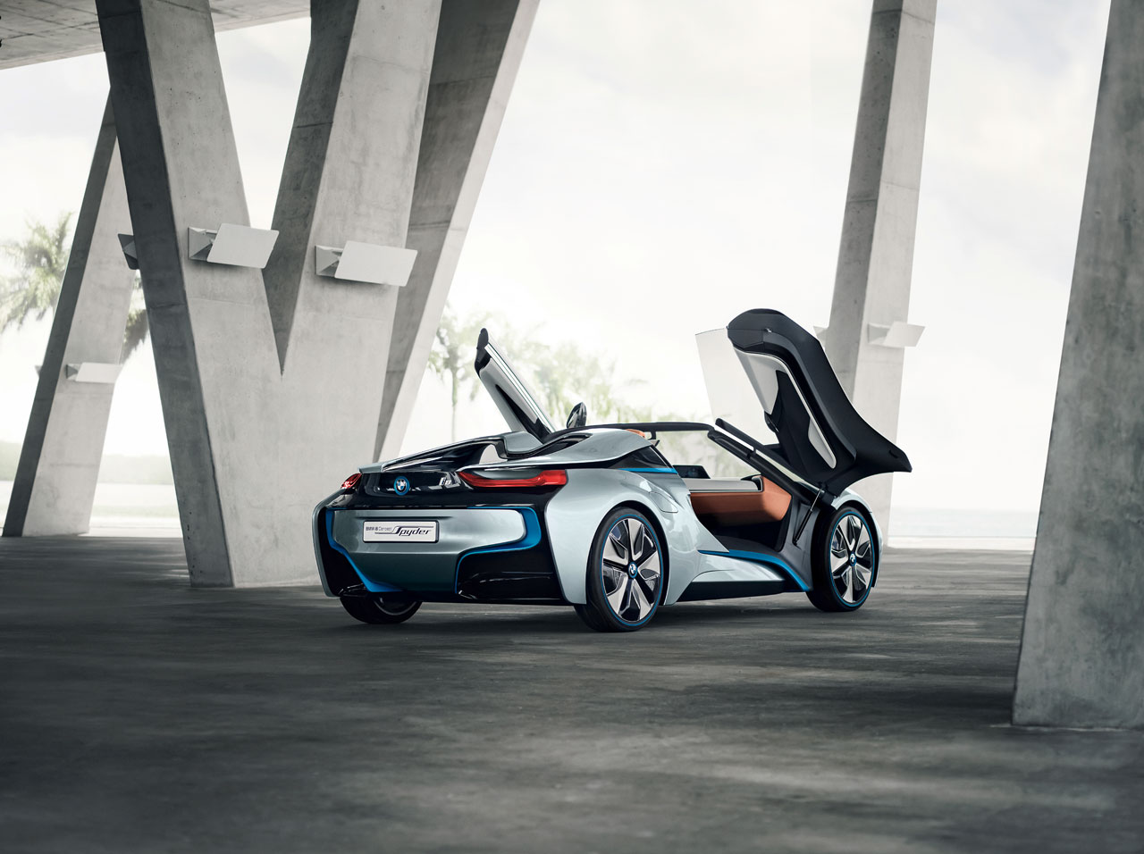 BMW i8 Spyder, 2012