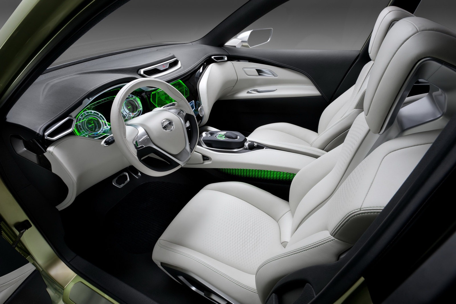 Nissan Hi-Cross, 2012