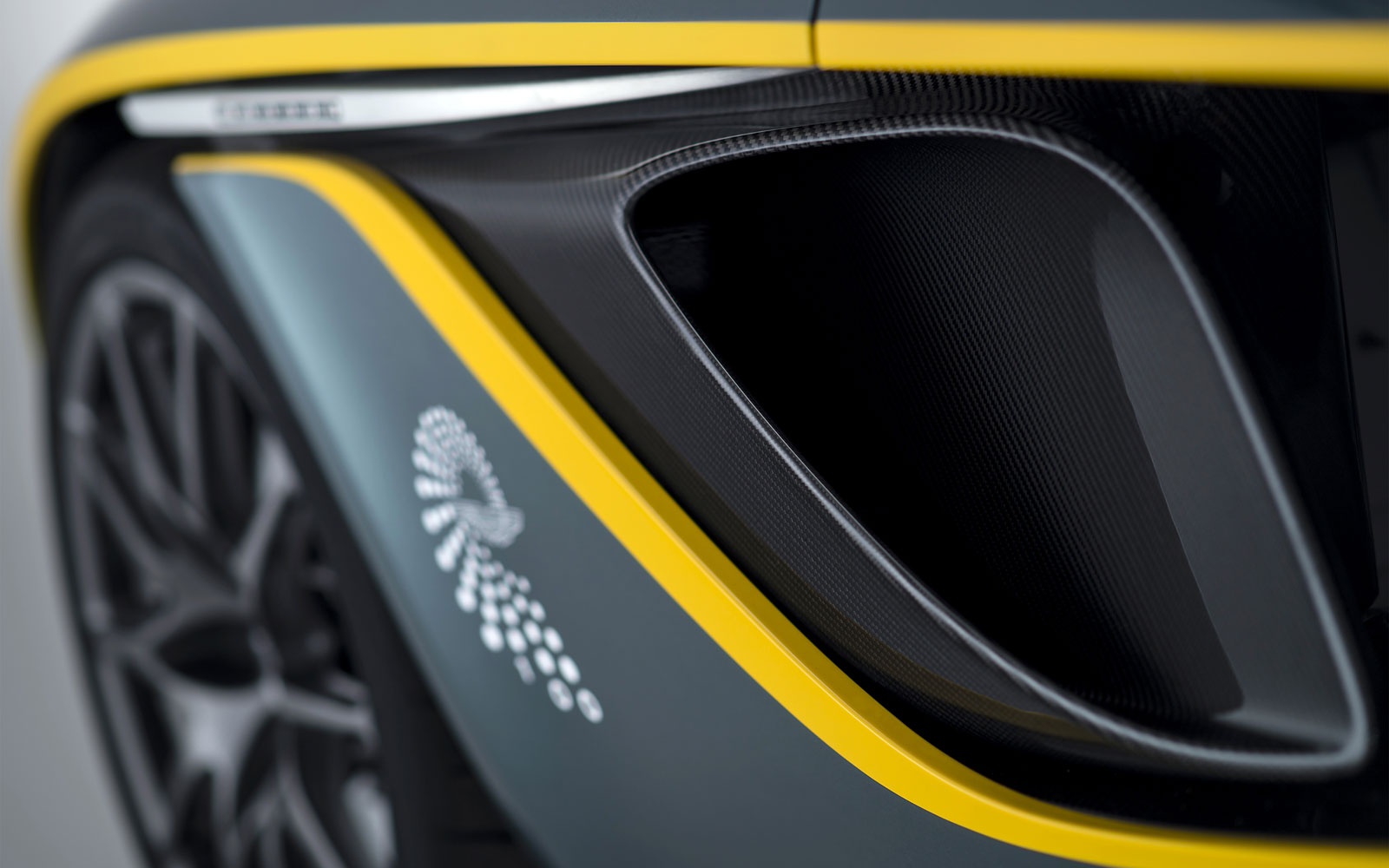 Aston Martin CC100 Speedster, 2013 - Carbon side air intake