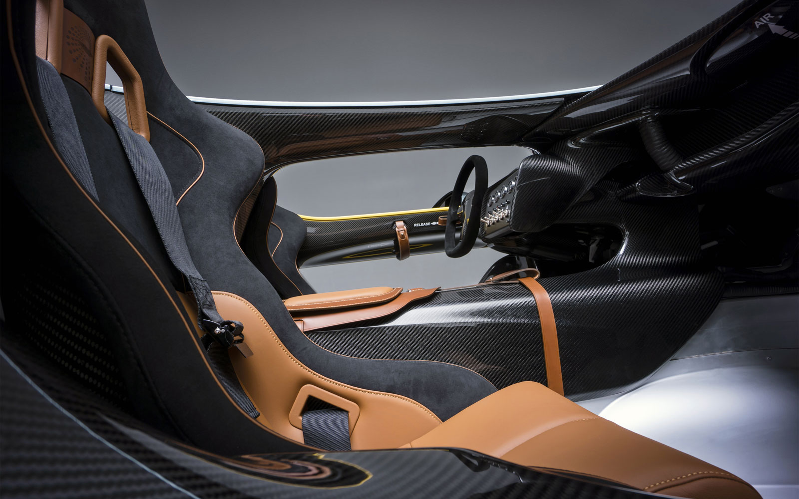 Aston Martin CC100 Speedster, 2013 - Interior