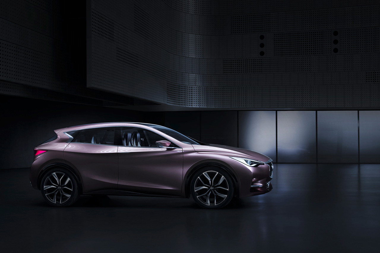 Infiniti Q30, 2013