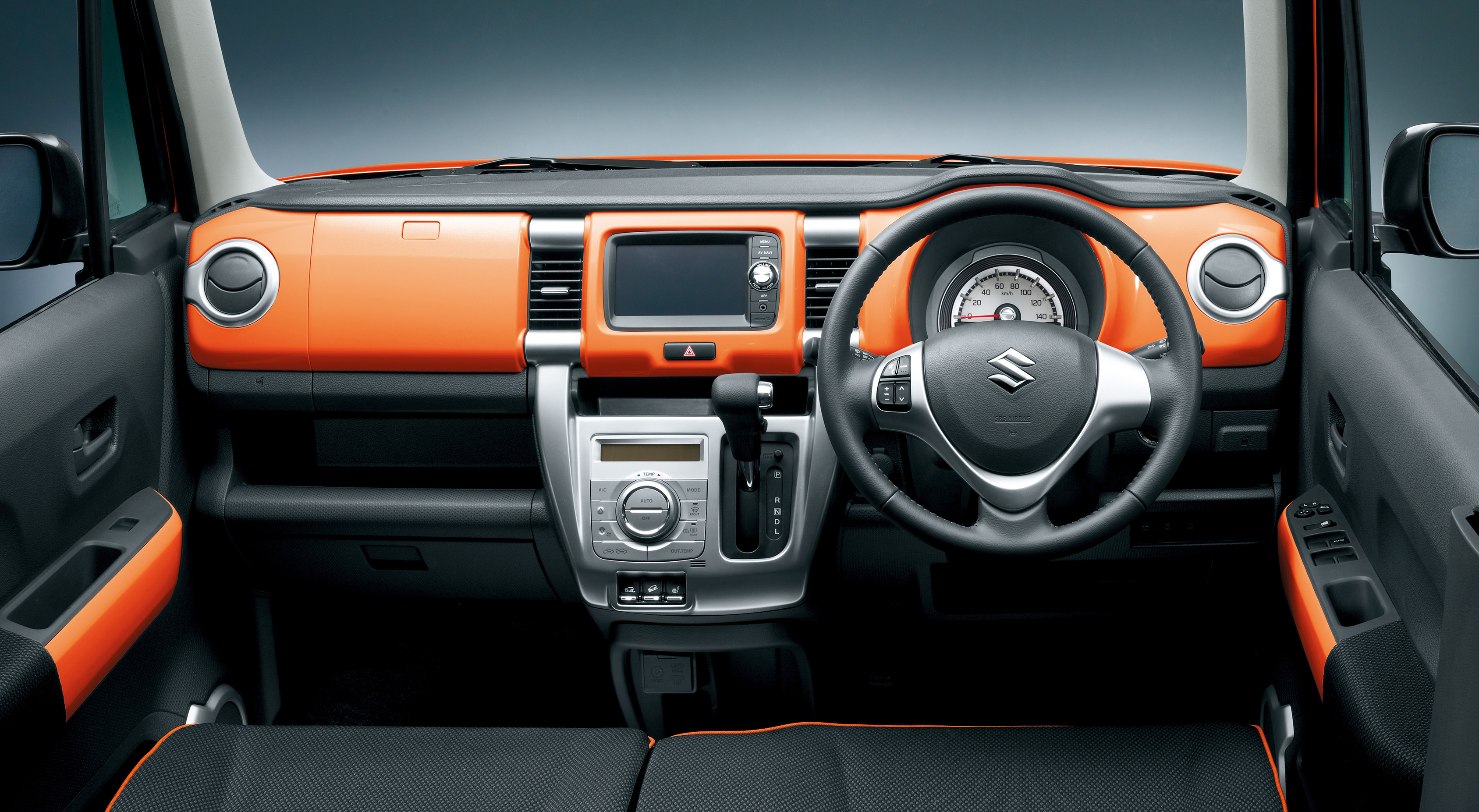 Suzuki Hustler, 2013 - Interior