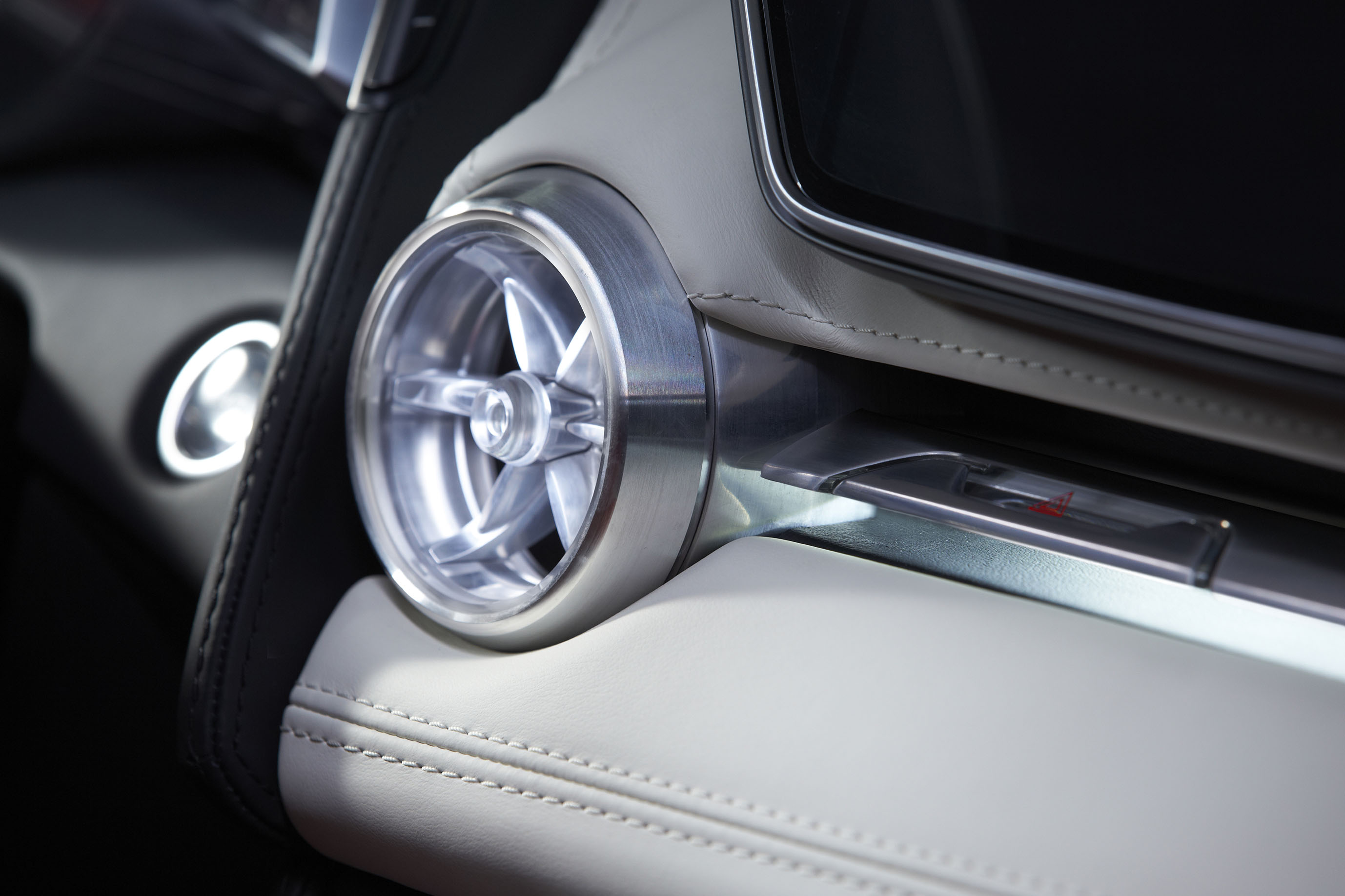 Mazda Hazumi, 2014 - Interior